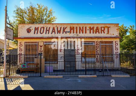 Verlassener Mohawk Mini Mart Store an der historischen Route 66 in Oro Grande, Kalifornien Stockfoto