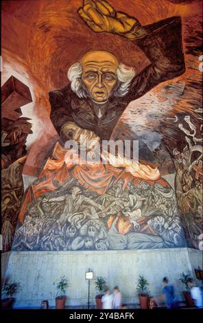 Mexiko, Guadalajara, Wandgemälde von Jose Clemente Orozco im Regierungspalast von Miguel Hidalgo Costilla, Führer der mexikanischen Unabhängigkeit. Stockfoto