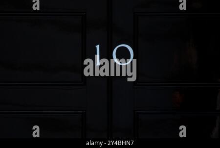 London, England, Großbritannien. September 2024. Eingangstür des Büros des britischen Premierministers in der Downing Street 10. (Kreditbild: © Tayfun Salci/ZUMA Press Wire) NUR REDAKTIONELLE VERWENDUNG! Nicht für kommerzielle ZWECKE! Stockfoto