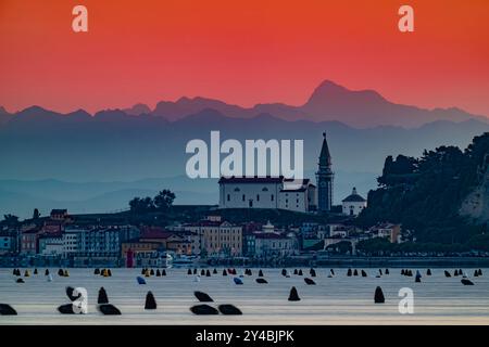 Piran und Triglav Stockfoto