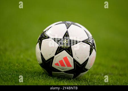 Torino, Italien. August 2024. Offizieller Ball des Fußballspiels der UEFA Champions League zwischen Juventus FC und PSV Eindhoven im Juventus-Stadion in Turin, Nordwesten Italiens - 17. September 2024. Sport - Fußball . (Foto: Fabio Ferrari/LaPresse) Credit: LaPresse/Alamy Live News Stockfoto