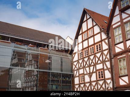 Erfurt, Deutschland - 21. Mai 2023: Stadtleben in der Altstadt, historisches Erbe. Stockfoto