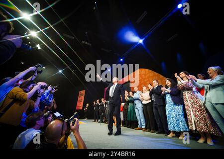 Brighton, Großbritannien. September 2024. Ed Davey, Vorsitzender der Liberaldemokraten, Abgeordneter von Kingston & Surbiton, fotografiert auf der Herbstkonferenz der Liberaldemokraten. Ed hielt am Dienstagnachmittag seine Grundsatzrede, um die Konferenz zu schließen. Ed forderte die Regierung auf, eine neue „Winterproof NHS Taskforce“ einzurichten, um die jährlichen Winterkrisen im Gesundheitswesen zu beenden. Foto von Julie Edwards./Alamy Live News Stockfoto