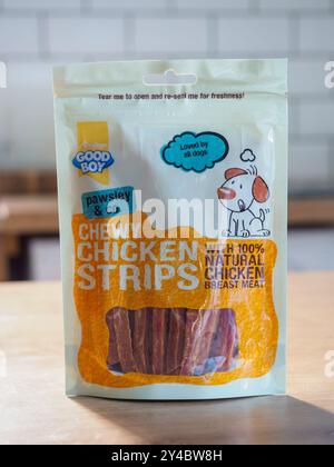 Manchester, Großbritannien, 17. September 2024: Packung mit Hundeschlitten, Good Boy-Marke Kauhähnchenstreifen. Stockfoto
