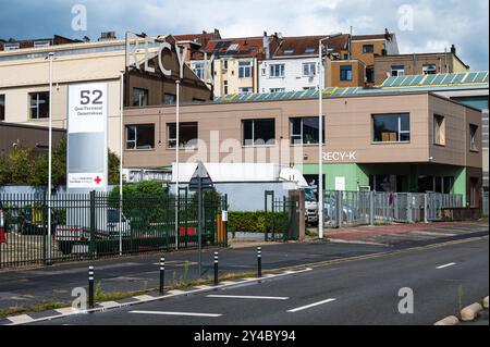 Anderlecht, Hauptstadt Brüssel, Belgien, 13. September 2024 - Recycling-Unternehmen und belgisches Red Cross-Unternehmen Stockfoto