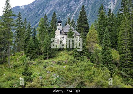 Seekapelle Maria am See, Obernberger See, Bergsee, Landschaft der Stubaier Alpen, Wetterstimmung, Obernberg am Brenner, Tirol, Österreich, Europa Stockfoto