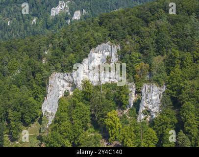 UNESCO-Weltkulturerbe Höhlen und eiszeitliche Kunst der Schwäbischen Alb. Eiszeitliche Höhle Geissenkloesterle im Achtal, Stätte wichtiger archäologischer Stätten Stockfoto