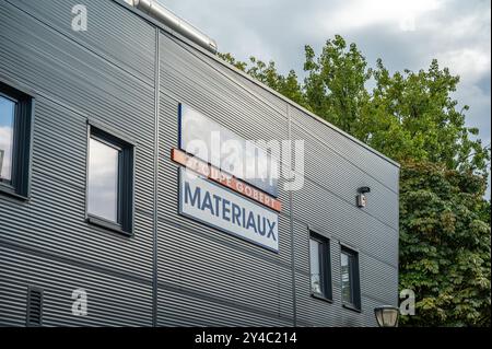 Anderlecht, Hauptstadt Brüssel, Belgien, 16. SEP, 2024 Baustoffe bei der Gobert-Industrie Stockfoto