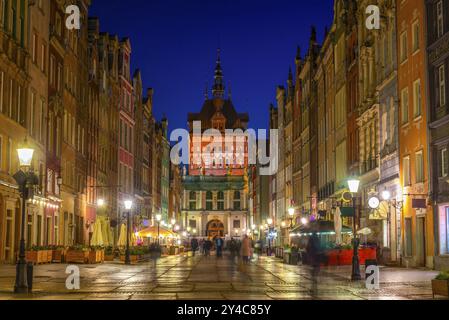 Goldene Tore in Danzig, beleuchtet bei Nacht, Polen, Europa Stockfoto