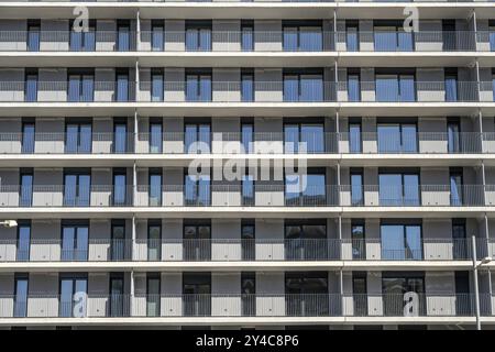 Fassade eines modernen Wohngebäudes in Barcelona, Spanien, Europa Stockfoto