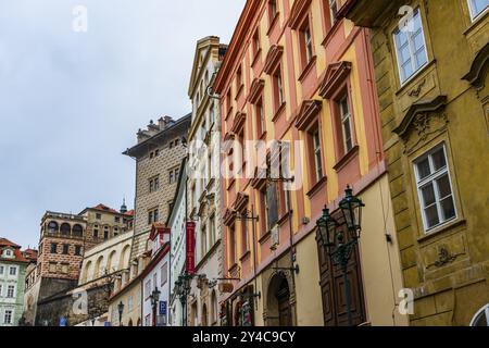 Reihe von Häusern, Gebäude, Fassade im historischen Zentrum von Prag, Tschechien, Europa Stockfoto