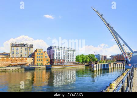 Zugbrücke durch den Fluss Motlawa in Danzig, Polen, Europa Stockfoto