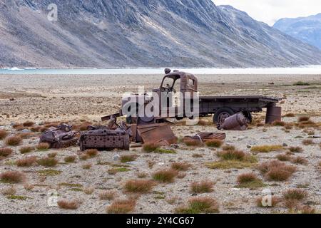 Verrostete Überreste der ehemaligen Militärbasis der US Army Air Forces Bluie East Two, 2. Ikateq Fjord, Ammassalik, Ostgrönland, Dänemark Stockfoto