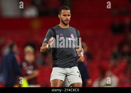 Barry Cotter of Barnsley während des Vorspiels vor dem Carabao Cup 3rd Round Match Manchester United gegen Barnsley in Old Trafford, Manchester, Vereinigtes Königreich, 17. September 2024 (Foto: Mark Cosgrove/News Images) in, am 17. September 2024. (Foto: Mark Cosgrove/News Images/SIPA USA) Credit: SIPA USA/Alamy Live News Stockfoto