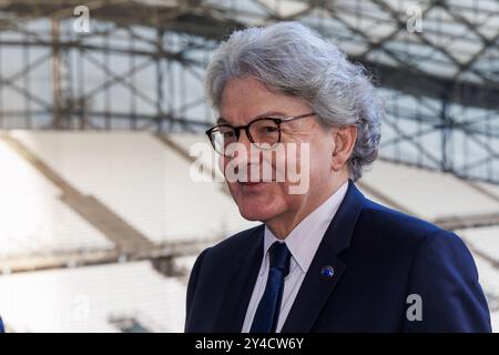 Marseille, Frankreich. November 2023. Sylvain Rostaing/Le Pictorium - Porträt von Thierry Breton - 24/11/2023 - Frankreich/Provence-Alpes-Cote d'Azur/Marseille - Porträt Thierry Breton hier in Marseille bei einem Treffen über Künstliche Intelligenz Credit: LE PICTORIUM/Alamy Live News Stockfoto