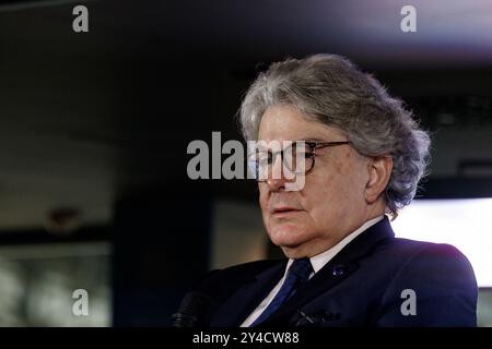 Marseille, Frankreich. November 2023. Sylvain Rostaing/Le Pictorium - Porträt von Thierry Breton - 24/11/2023 - Frankreich/Provence-Alpes-Cote d'Azur/Marseille - Porträt Thierry Breton hier in Marseille bei einem Treffen über Künstliche Intelligenz Credit: LE PICTORIUM/Alamy Live News Stockfoto