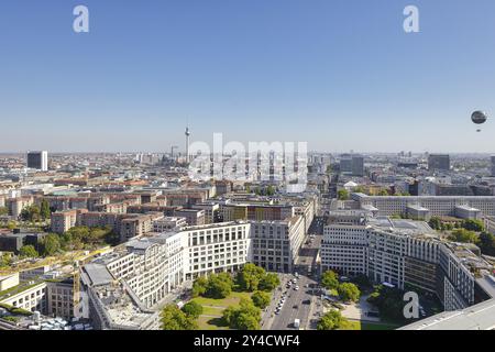 Blick über Berlin vom Kollhoff-Turm am Postdamer Platz mit Leipziger Platz, Fernsehturm, Berliner Dom, Stadtpalast, Rotem Rathaus, Deutsch und F Stockfoto