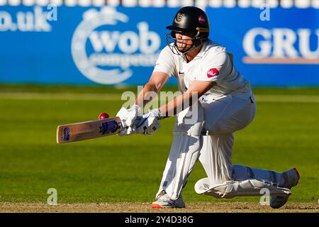 Bristol, Vereinigtes Königreich, 17. September 2024. Sussex’s Tom Clark während des Spiels der Vitality County Championship Division 2 zwischen Gloucestershire und Sussex. Quelle: Robbie Stephenson/Gloucestershire Cricket/Alamy Live News Stockfoto