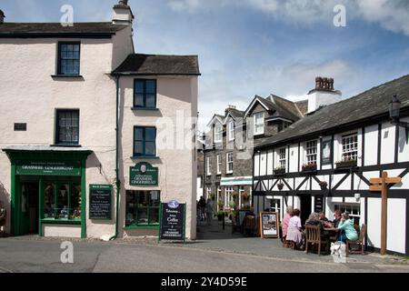 Das malerische Dorf Hawkshead, Wordsworths Kindheitshaus, Westmorland & Furness, Lake District, Cumbria, England Stockfoto