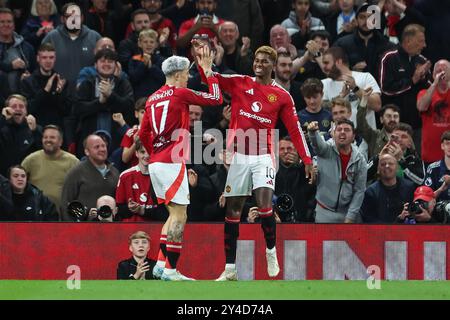 Alejandro Garnacho von Manchester United feiert sein Ziel, es 4-0 während des 3. Runde-Spiels des Carabao Cups Manchester United gegen Barnsley in Old Trafford, Manchester, Vereinigtes Königreich, 17. September 2024 (Foto: Mark Cosgrove/News Images) Stockfoto