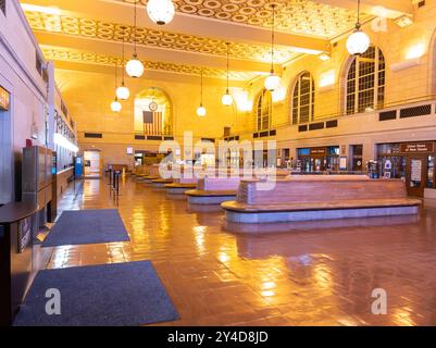 New Haven, CT - 16. August 2024 - Union Station bedient Amtrak und Metro North ist am frühen Morgen vor dem Ansturm leer Stockfoto