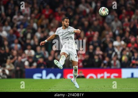 Barry Cotter aus Barnsley übergibt den Ball während des 3. Runde-Spiels des Carabao Cup Manchester United gegen Barnsley in Old Trafford, Manchester, Vereinigtes Königreich, 17. September 2024 (Foto: Mark Cosgrove/News Images) in, am 17. September 2024. (Foto: Mark Cosgrove/News Images/SIPA USA) Credit: SIPA USA/Alamy Live News Stockfoto