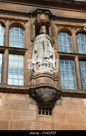 Statue von Edward dem Bekenner im Coventry Council House Stockfoto