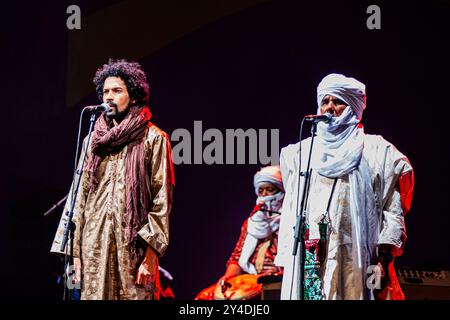 17. September 2024, Reggio Emilia, Emilia Romagna, Italien: Tinariwen, ein Kollektiv von Tuareg-Musikern aus Mali, eine Geschichte der Rebellion und des Exils im Konzert in Reggio Emilia. (Kreditbild: © Carlo Vergani/Pacific Press via ZUMA Press Wire) NUR REDAKTIONELLE VERWENDUNG! Nicht für kommerzielle ZWECKE! Stockfoto
