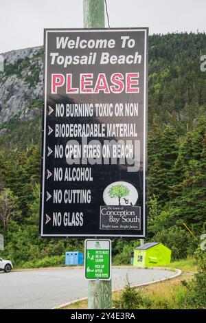 Liste der Verbote am Topsail Beach in Conception Bay South, Neufundland & Labrador, Kanada Stockfoto