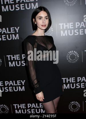 New York City, USA. September 2024. Lily Collins besuchte PaleyLive: Emily in Paris: The Magic Behind the Scenes im Paley Museum am 17. September 2023 in New York City © Steven Bergman/AFF-USA. COM Credit: AFF/Alamy Live News Stockfoto