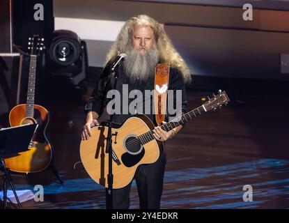 Nashville, USA. September 2024. Jamey Johnson tritt am 21. August 2024 in Nashville, Tennessee, an der 17. Academy of Country Music Honors im Ryman Auditorium auf. (Foto: Amiee Stubbs/imageSPACE) Credit: Imagespace/Alamy Live News Stockfoto
