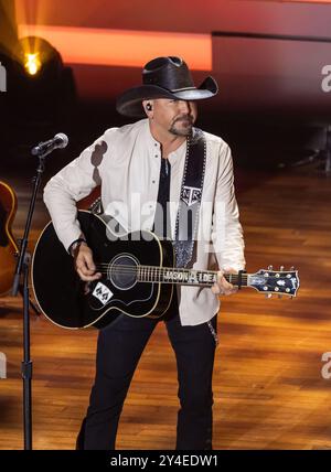 Nashville, USA. September 2024. Jason Aldean tritt am 21. August 2024 an der 17. Academy of Country Music Honors im Ryman Auditorium in Nashville, Tennessee auf. (Foto: Amiee Stubbs/imageSPACE) Credit: Imagespace/Alamy Live News Stockfoto