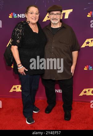 Pasadena, USA. September 2024. Angie Vanoven und Richard Goodall Backstage bei „America's Got Talent“ Staffel 19 - Finale Performances Live Show Red Carpet am 17. September 2024 im Hotel Dena in Pasadena, CA. © Lisa OConnor/AFF-USA.com Credit: AFF/Alamy Live News Stockfoto