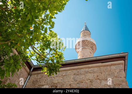 Sehzade Korkut Moschee, auch bekannt als Kesik Minaret, befindet sich in Antalya Kaleici Stockfoto