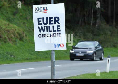 Nationalratswahl in Österreich 2024 ein Wahlplakat der FPÖ Freiheitliche Partei Österreichs mit der Aufschrift: Herbert Kickl - Euer Wille geschehe am 17.09.2024 in Salzburg die 28. Nationalratswahl in Österreich wird am 29. September 2024 stattfinden. Der Nationalrat bildet die zweite Kammer des österreichischen Parlaments. Seit 1971 setzt er sich aus 183 Mitgliedern zusammen. Der Nationalrat ist das zentrale Organ der Bundesgesetzgebung in Österreich. Seine Zusammensetzung hat maßgeblichen Einfluss auf die Regierungsbildung und die Tagespolitik *** Nationalratswahl in Österreich 2024 Stockfoto