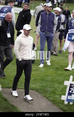 Wentworth Golf Club, Surrey, Großbritannien. September 2024. Rory McIloy geht zum ersten Abschlag bei der BMW:PGA Golf Championship Pro-am 2024 Credit: Motofoto/Alamy Live News Stockfoto