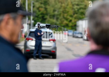 Nationale Polizeiakademie in Rouen Oissel (Nordfrankreich). UAV-Pilot und -Trainer anlässlich eines Tages der offenen Tür Stockfoto