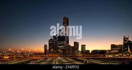 Panorama-Skyline des King Abdullah Financial District von Riad. Bekannt als KAFD Stockfoto