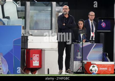 Turin, Italien. September 2024. Trainer Peter Bosz vom PSV Eindhoven war während des UEFA Champions League-Spiels zwischen Juventus und PSV Eindhoven im Juventus-Stadion zu sehen. Endpunktzahl: Juventus 3:1 PSV Eindhoven. Quelle: SOPA Images Limited/Alamy Live News Stockfoto