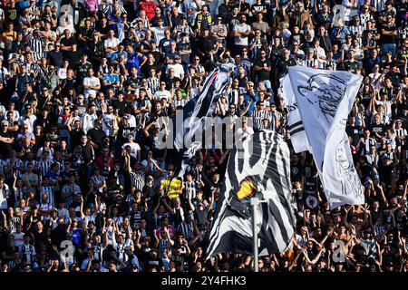 Juventus-Fans beim Spiel der Serie A zwischen Empoli und Juventus im Stadio Carlo Castellani am 14. September 2024 in Empoli, Italien Stockfoto