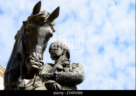 London, England, Vereinigtes Königreich. Statue von Frederick Sleigh Roberts, 1. Earl Roberts (Henry Poole, 1924) in Horse Guards Parade Stockfoto