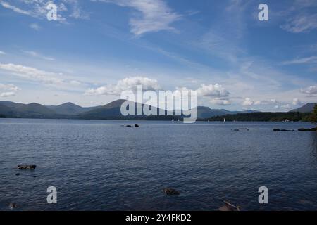 Blick auf Loch Lomond bei Balmaha in Schottland im Vereinigten Königreich Stockfoto