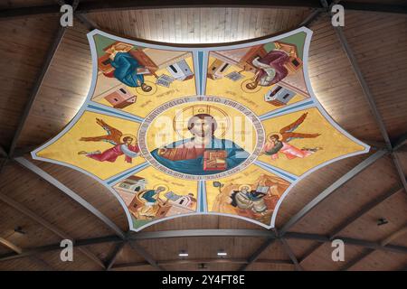 Religiöse Kunstwerke an der Decke der Holy Trinity Greek Orthodox Church in New Rochelle, Westchester, New York. Stockfoto