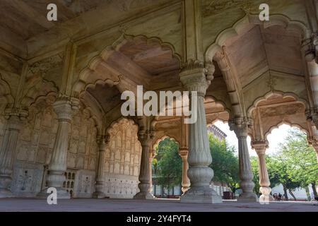 OLD DELHI, INDIEN - 3. NOVEMBER 2022: Sawan Pavilion, Red Fort, Old Delhi, Indien. UNESCO-Weltkulturerbe Stockfoto