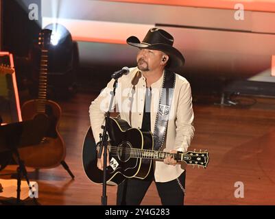 Nashville, USA. September 2024. Jason Aldean stand auf der Bühne bei den 17. ACM Honors im Ryman Auditorium am 21. August 2024 in Nashville, TN © Tammie Arroyo/AFF-USA.com Credit: AFF/Alamy Live News Stockfoto