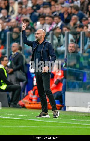 Turin, Italien. September 2024. Cheftrainer Peter Bosz vom PSV Eindhoven war beim UEFA Champions League-Spiel zwischen Juventus und PSV Eindhoven im Juventus-Stadion in Turin zu sehen. Quelle: Gonzales Photo/Alamy Live News Stockfoto