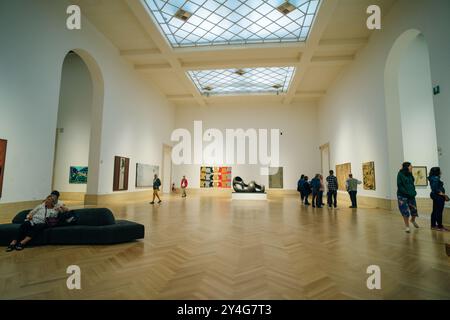 Rom, Italien, 25. märz 2024, Vorderansicht der Galleria Nazionale d'Arte Moderna. Hochwertige Fotos Stockfoto