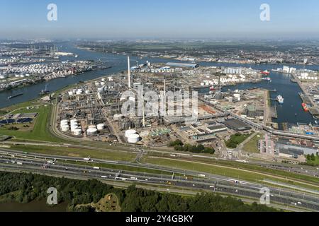 Shell Pernis Rotterdam ist die größte Raffinerie in Europa, die 1.000 Fußballfelder umfasst. niederlande aus - belgien aus Stockfoto