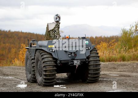 Blåtind Aufnahmebereich 20240918. Das Militär feuert mit alten Granaten, die mit neuer und moderner Lasertechnologie verbunden sind, auf dem Blaatind-Schießstand in Troms. Foto: Rune Stoltz Bertinussen / NTB Stockfoto