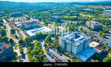 Luftaufnahme des Corporate Park und der grünen Landschaft im Vorort Nashville Stockfoto